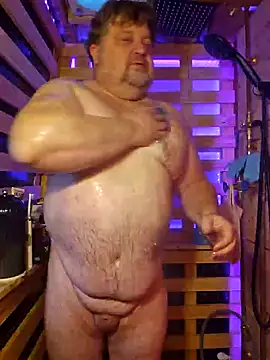 Snapshot of alienbunny chatting on 02/18/25, 10:03 alienbunny online show from 02/18/25, 10:03