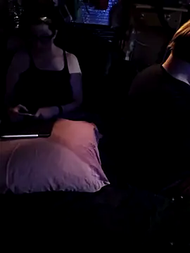 Snapshot of alienbunny chatting on 02/19/25, 04:34 alienbunny online show from 02/19/25, 04:34