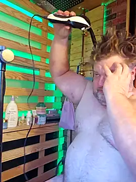 Snapshot of alienbunny chatting on 03/05/25, 10:10 alienbunny online show from 03/05/25, 10:10