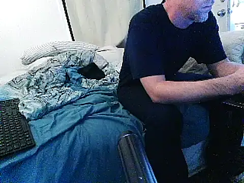 Snapshot of Cooperstone chatting on 03/12/25, 05:17 Cooperstone online show from 03/12/25, 05:17