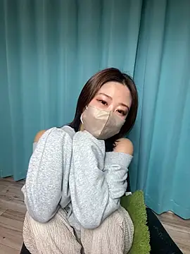 Snapshot of ayu0009rrr chatting on 02/27/25, 04:21 ayu0009rrr online show from 02/27/25, 04:21