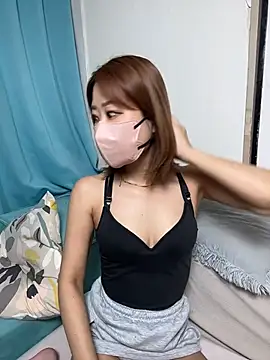 Snapshot of ayu0009rrr chatting on 05/19/26, 02:01 ayu0009rrr online show from 05/19/26, 02:01