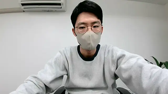 Snapshot of TakuryuJPN chatting on 01/31/25, 11:56 TakuryuJPN online show from 01/31/25, 11:56