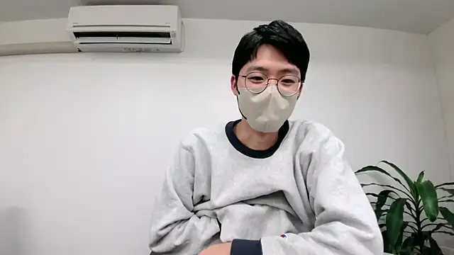 Snapshot of TakuryuJPN chatting on 02/24/25, 09:41 TakuryuJPN online show from 02/24/25, 09:41