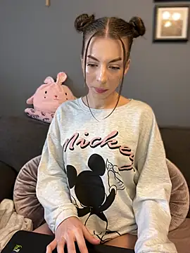 Mia Ethan online show from 02/12/25, 09:42