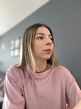 Mia Ethan online show from 04/05/26, 07:05