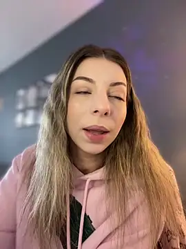 Mia Ethan online show from 04/08/26, 07:41