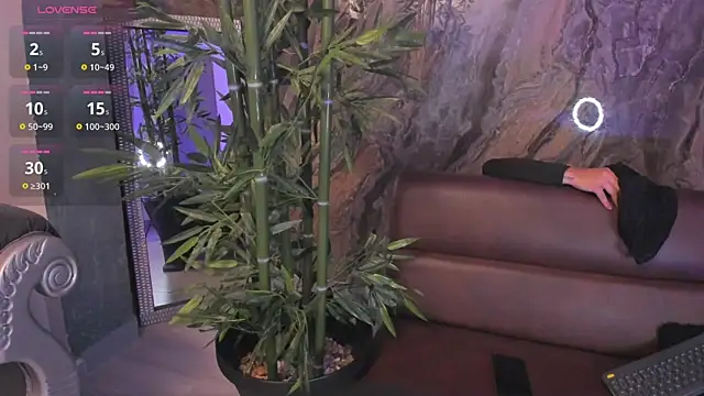 Alahia Dangelo online show from 11/04/25, 05:23