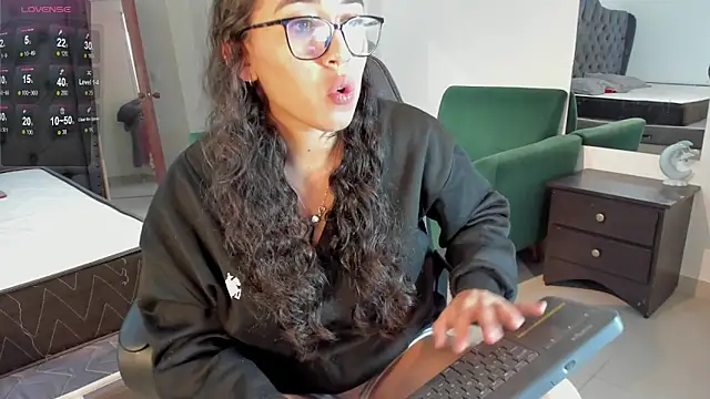  maria foxx  online show from 10/23/25, 07:23