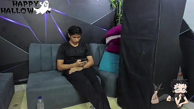 playsgirlhot online show from 10/31/25, 11:17