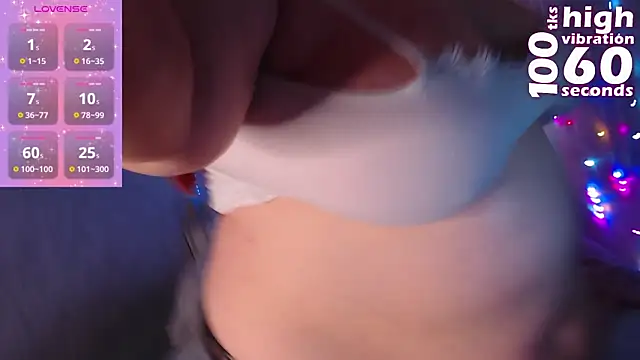 Snapshot of missmaya_l chatting on 12/08/24, 02:41 missmaya l online show from 12/08/24, 02:41