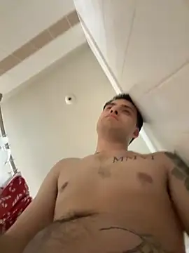 Snapshot of Vanillamexican chatting on 10/09/25, 02:42 Vanillamexican online show from 10/09/25, 02:42