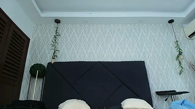 Snapshot of sandy_rivas chatting on 04/13/26, 12:10 sandy rivas online show from 04/13/26, 12:10