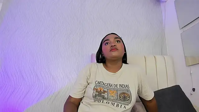 Snapshot of kayna_gomez chatting on 11/11/25, 07:25 kayna gomez online show from 11/11/25, 07:25