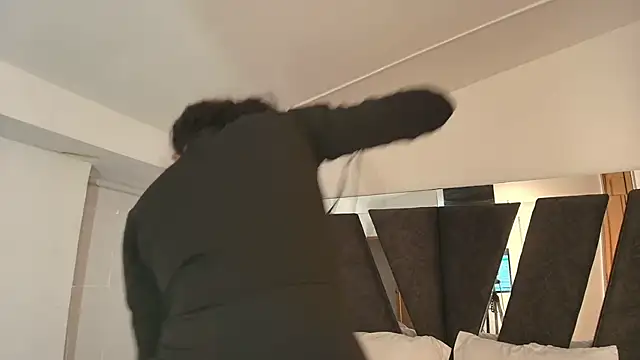 Snapshot of Milkdulce1 chatting on 11/06/25, 01:56 Milkdulce1 online show from 11/06/25, 01:56