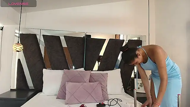 Snapshot of Milkdulce1 chatting on 11/26/25, 02:07 Milkdulce1 online show from 11/26/25, 02:07