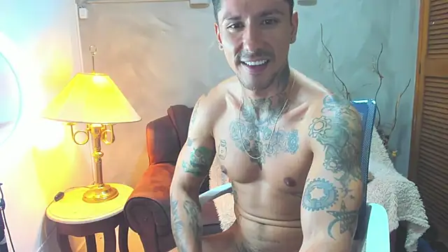 Snapshot of Dylanstonne chatting on 01/07/25, 11:56 Dylanstonne online show from 01/07/25, 11:56