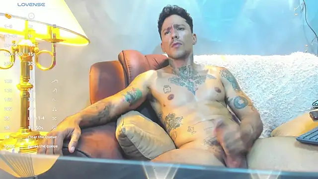 Snapshot of Dylanstonne chatting on 01/10/25, 03:50 Dylanstonne online show from 01/10/25, 03:50