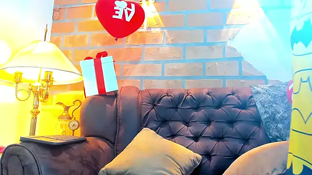 Snapshot of Dylanstonne chatting on 02/07/25, 01:25 Dylanstonne online show from 02/07/25, 01:25