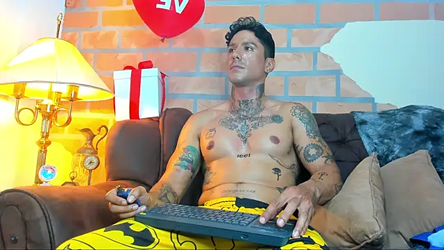 Snapshot of Dylanstonne chatting on 02/09/25, 12:06 Dylanstonne online show from 02/09/25, 12:06