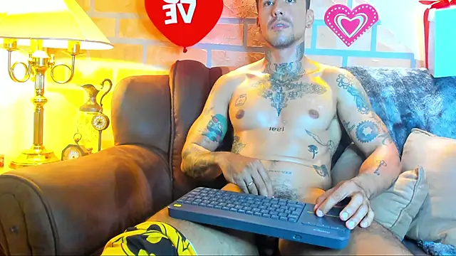 Snapshot of Dylanstonne chatting on 02/15/25, 12:04 Dylanstonne online show from 02/15/25, 12:04