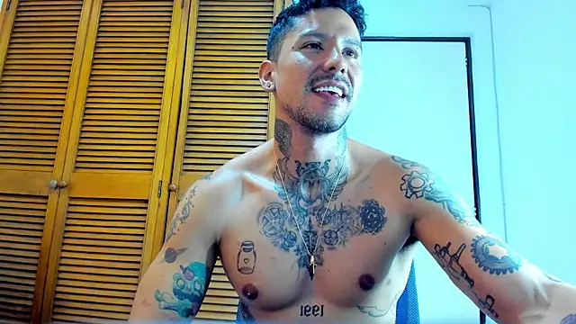 Snapshot of Dylanstonne chatting on 03/14/25, 09:21 Dylanstonne online show from 03/14/25, 09:21