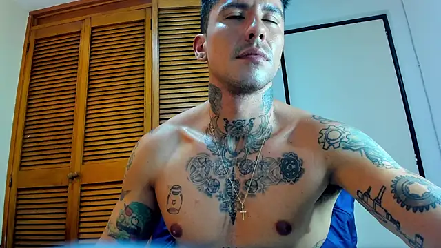 Snapshot of Dylanstonne chatting on 03/18/25, 10:15 Dylanstonne online show from 03/18/25, 10:15