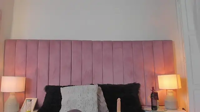 Snapshot of Aleja_arango1 chatting on 09/20/25, 09:27 Aleja arango1 online show from 09/20/25, 09:27