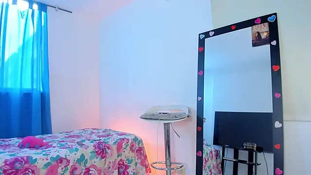 Aleja arango1 online show from 04/12/26, 09:20