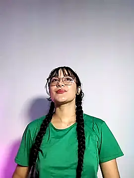 Snapshot of chunn_liioo chatting on 02/01/25, 04:44 chunn liioo online show from 02/01/25, 04:44