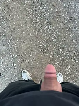 Snapshot of kareem0010 chatting on 11/22/25, 02:49 kareem0010 online show from 11/22/25, 02:49