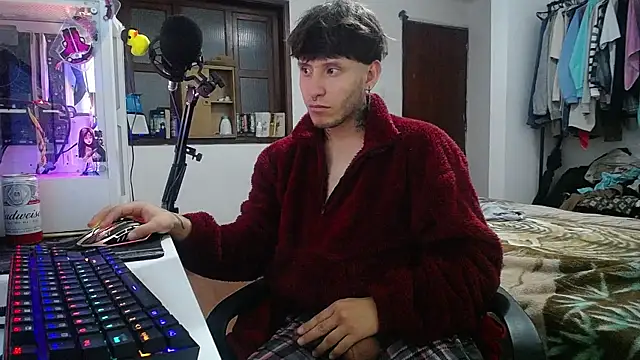 Snapshot of esjrobles chatting on 12/31/24, 09:21 esjrobles online show from 12/31/24, 09:21