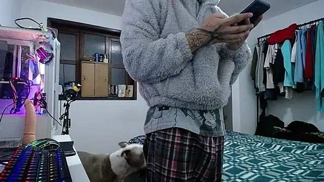 Snapshot of esjrobles chatting on 01/21/25, 02:33 esjrobles online show from 01/21/25, 02:33