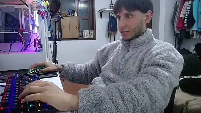 Snapshot of esjrobles chatting on 01/22/25, 08:29 esjrobles online show from 01/22/25, 08:29