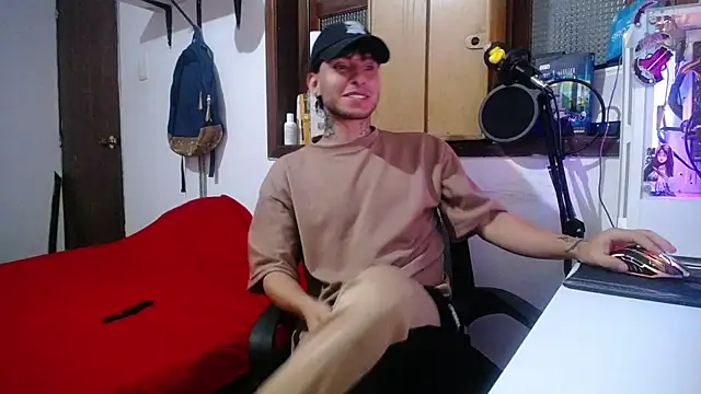 Snapshot of esjrobles chatting on 02/15/25, 12:22 esjrobles online show from 02/15/25, 12:22