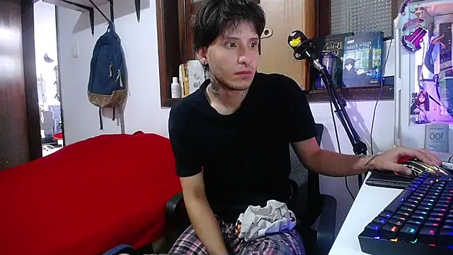 Snapshot of esjrobles chatting on 02/19/25, 01:28 esjrobles online show from 02/19/25, 01:28