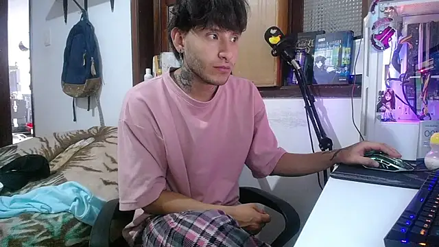 Snapshot of esjrobles chatting on 02/20/25, 03:19 esjrobles online show from 02/20/25, 03:19