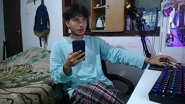 Snapshot of esjrobles chatting on 03/04/25, 03:22 esjrobles online show from 03/04/25, 03:22