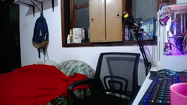 Snapshot of esjrobles chatting on 03/06/25, 03:24 esjrobles online show from 03/06/25, 03:24