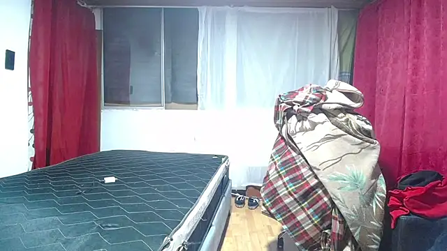 Snapshot of esjrobles chatting on 03/10/25, 03:34 esjrobles online show from 03/10/25, 03:34