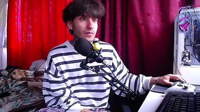 Snapshot of esjrobles chatting on 03/11/25, 04:18 esjrobles online show from 03/11/25, 04:18