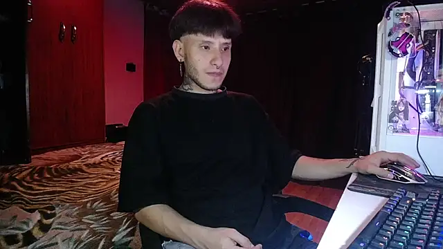 Snapshot of esjrobles chatting on 03/17/25, 02:41 esjrobles online show from 03/17/25, 02:41