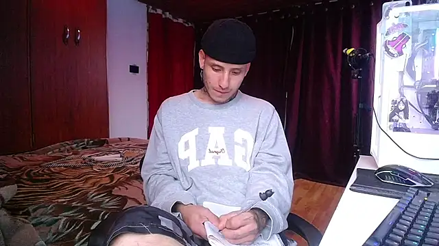 Snapshot of esjrobles chatting on 03/19/25, 10:31 esjrobles online show from 03/19/25, 10:31