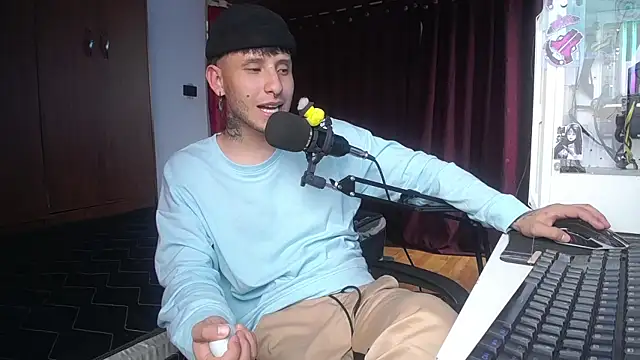 Snapshot of esjrobles chatting on 03/20/25, 08:40 esjrobles online show from 03/20/25, 08:40