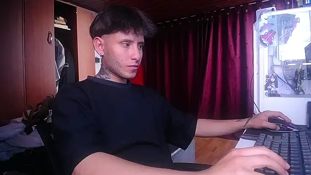 Snapshot of esjrobles chatting on 03/21/25, 10:06 esjrobles online show from 03/21/25, 10:06