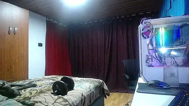 Snapshot of esjrobles chatting on 03/22/25, 01:11 esjrobles online show from 03/22/25, 01:11