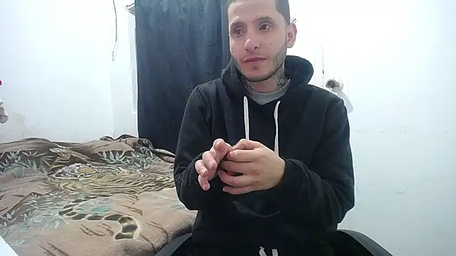 Snapshot of esjrobles chatting on 09/20/25, 11:44 esjrobles online show from 09/20/25, 11:44