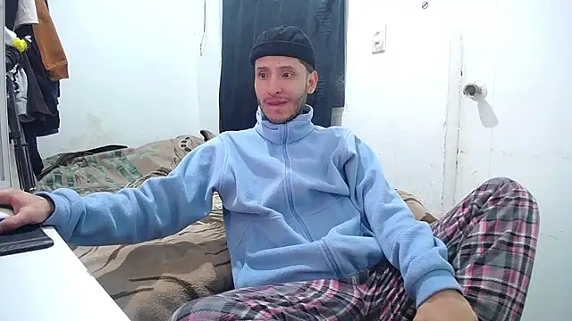 Snapshot of esjrobles chatting on 09/23/25, 12:08 esjrobles online show from 09/23/25, 12:08