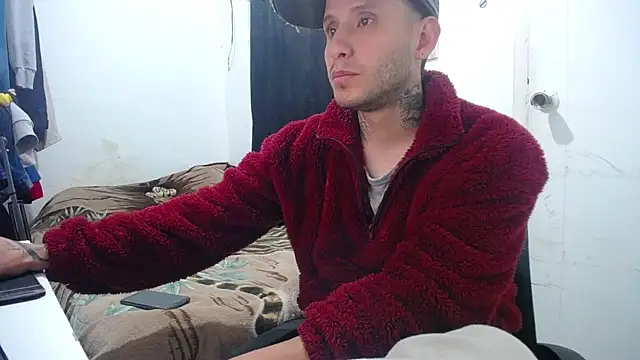 Snapshot of esjrobles chatting on 10/14/25, 08:42 esjrobles online show from 10/14/25, 08:42