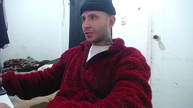 Snapshot of esjrobles chatting on 10/18/25, 05:10 esjrobles online show from 10/18/25, 05:10